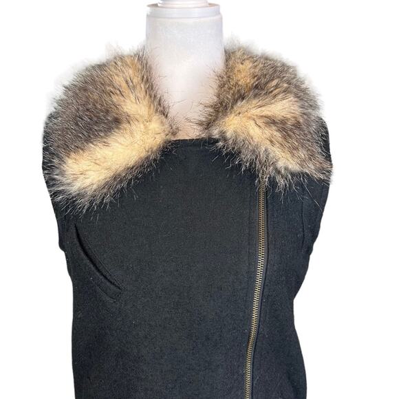 Thread & Supply Wool Faux Fur Sweater Aztec Vest Black White Size Medium - Picture 4 of 9